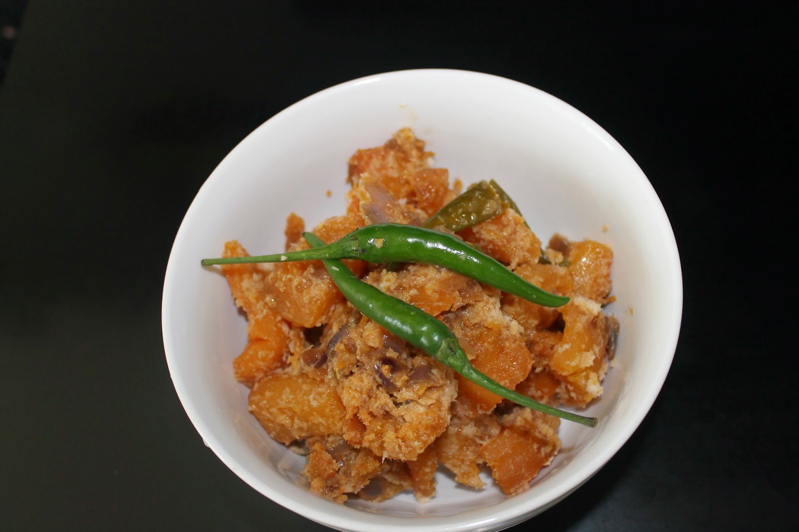 Simply Sangee Butternut squash coconut kootu. (parangi kai kootu)