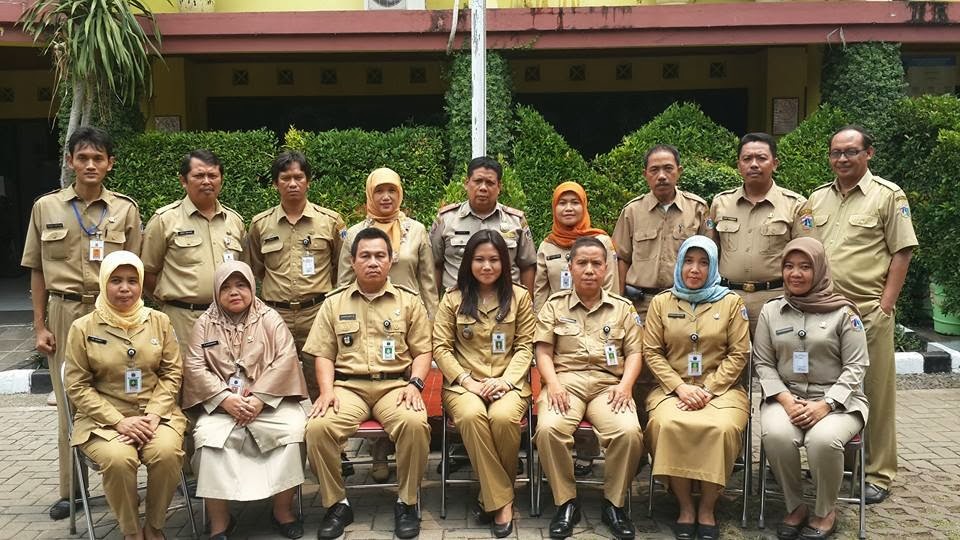 Pegawai Kantor Kelurahan Jati