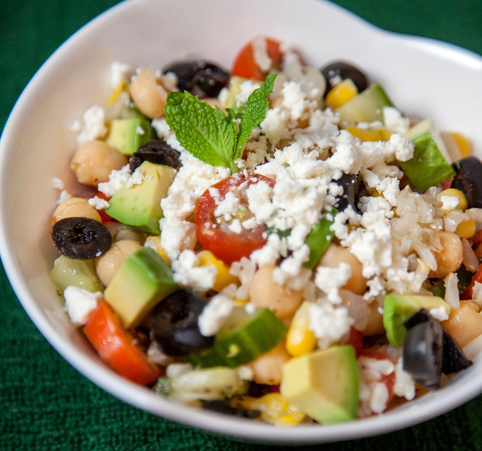 Food That's De! Brown Rice Greek Salad