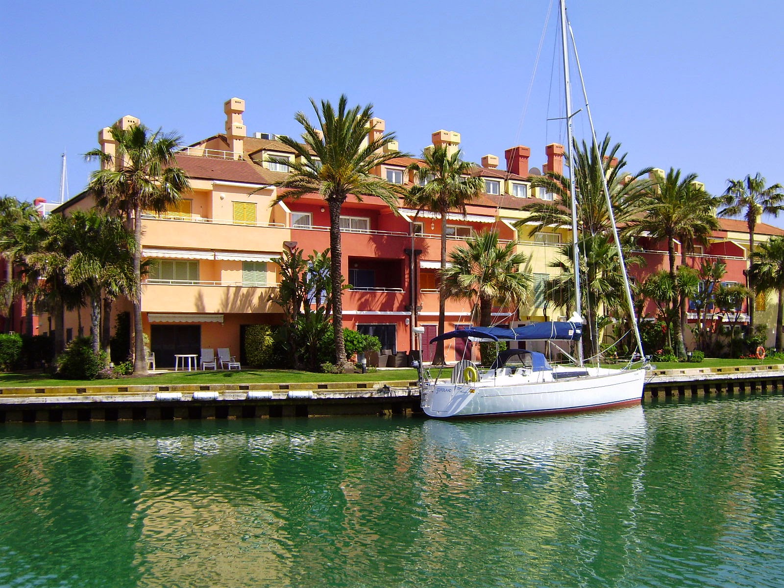 Minimalist Apartments To Rent In Sotogrande Marina 