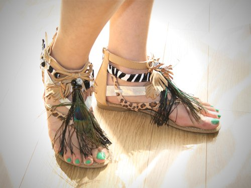 sandales avec plumes