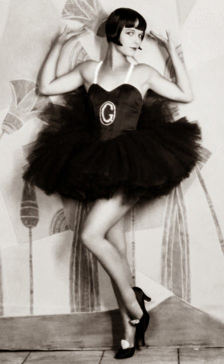 Silvester glitzerndes silvesteroutfit whaelse nowthenforever.: Golden Twenties for New Years Eve