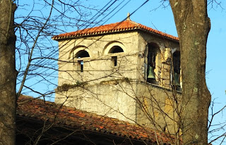 Llanes, Celorio, monasterio de San Salvador, torre románica