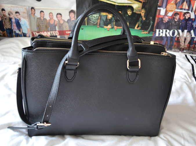 What's in my bag? / Sixth Form Essentials Lucy Cole