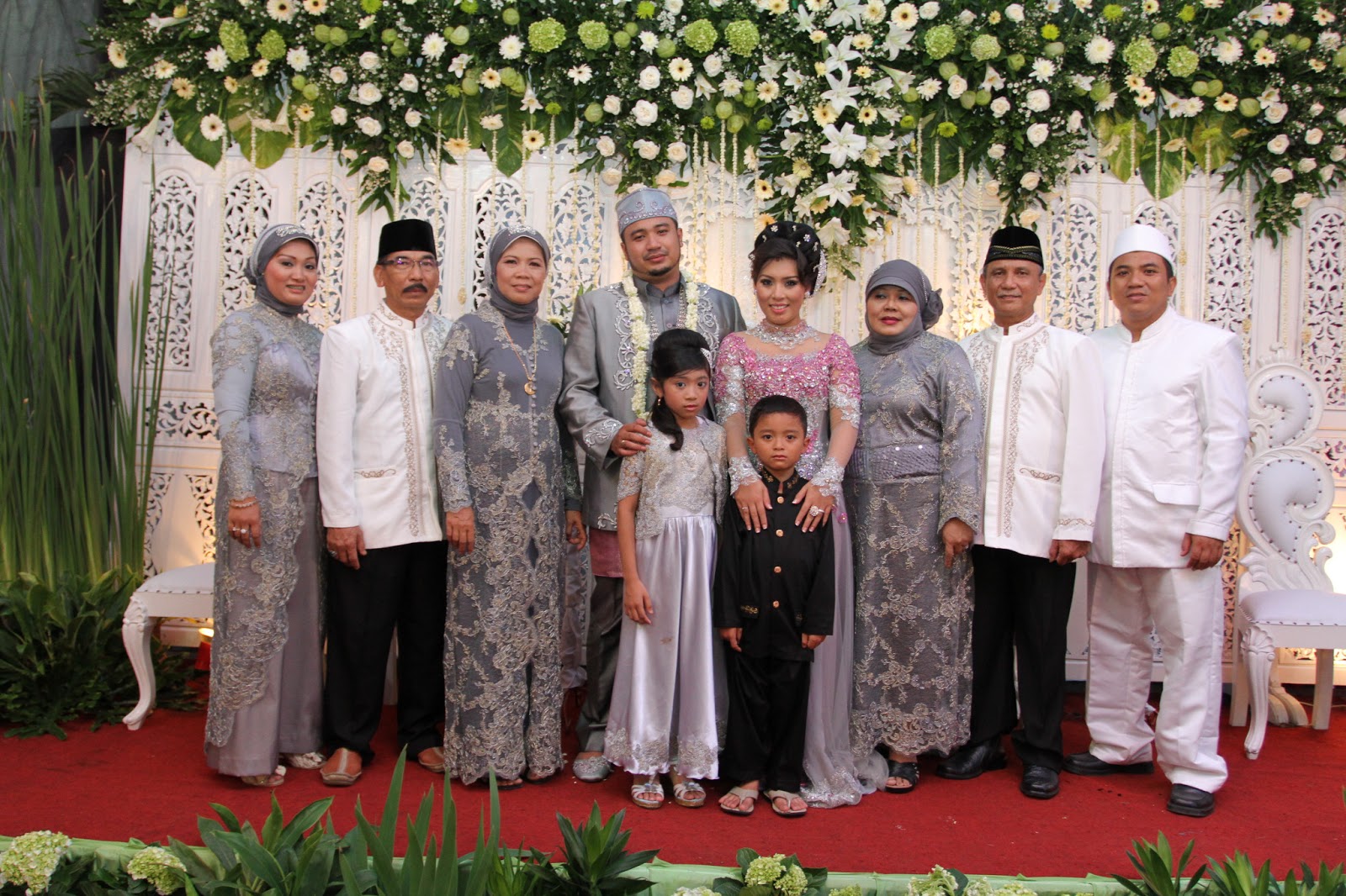 seragam pengantin keluarga