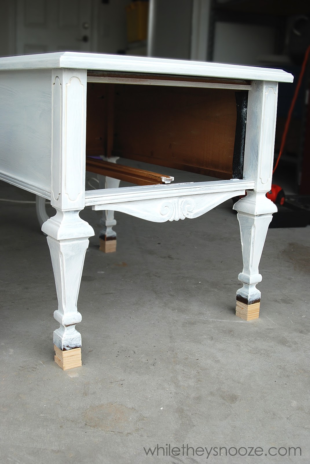 While They Snooze End Table Makeover