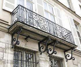 Balcon du 23 quai d'Anjou sur l'Ile-Saint-Louis à Paris