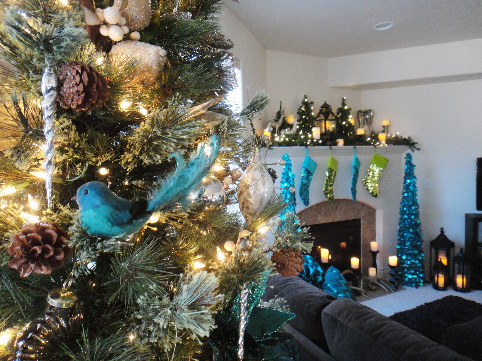 Worth Pinning Sparkling Holiday Decor