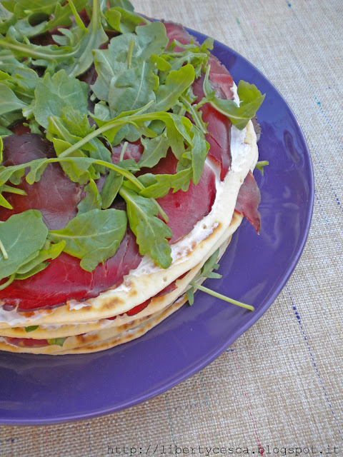 torta di piadine, philadelphia, rucola e bresaola
