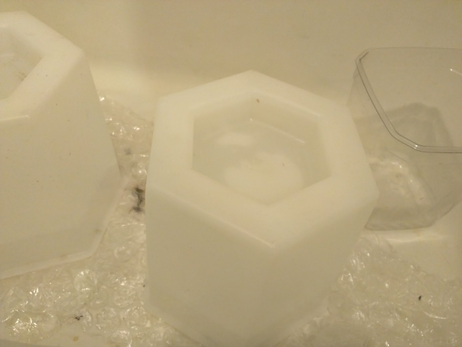 Ice Luminary Mold “Sheet Ice” - Wintercraft