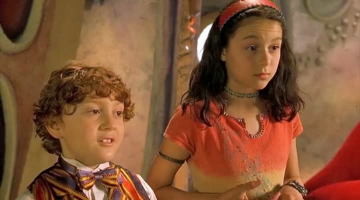 hollywood movie Spy Kids (2001) 300MB BRRip 480p Dual Audio