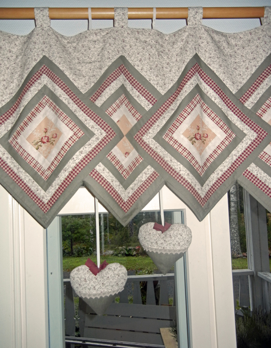 Ulla's Quilt World Quilted Curtain