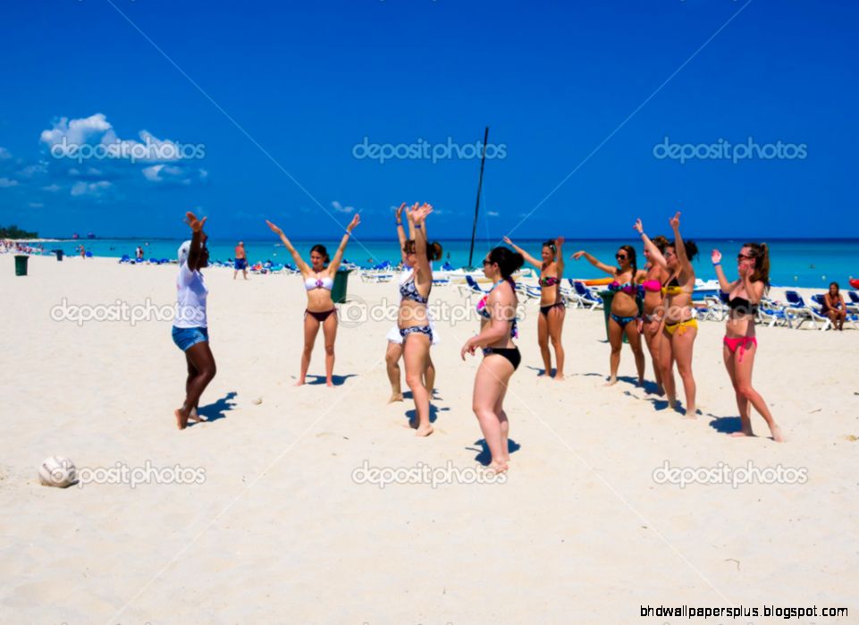 Tourists taking dance lessons in Cuba – Stock Editorial Photo Tourists taking dance lessons in Cuba – Stock Editorial Photo