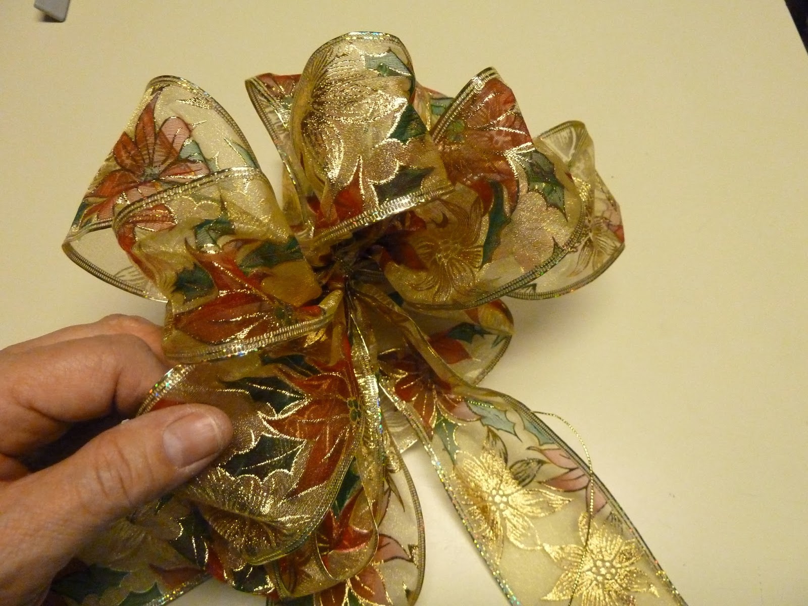Make it easy crafts Easy lighted wreath with Bowdabra bow