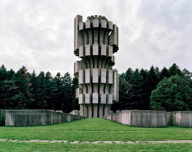 Monumentos olvidados de la ex Yugoslavia