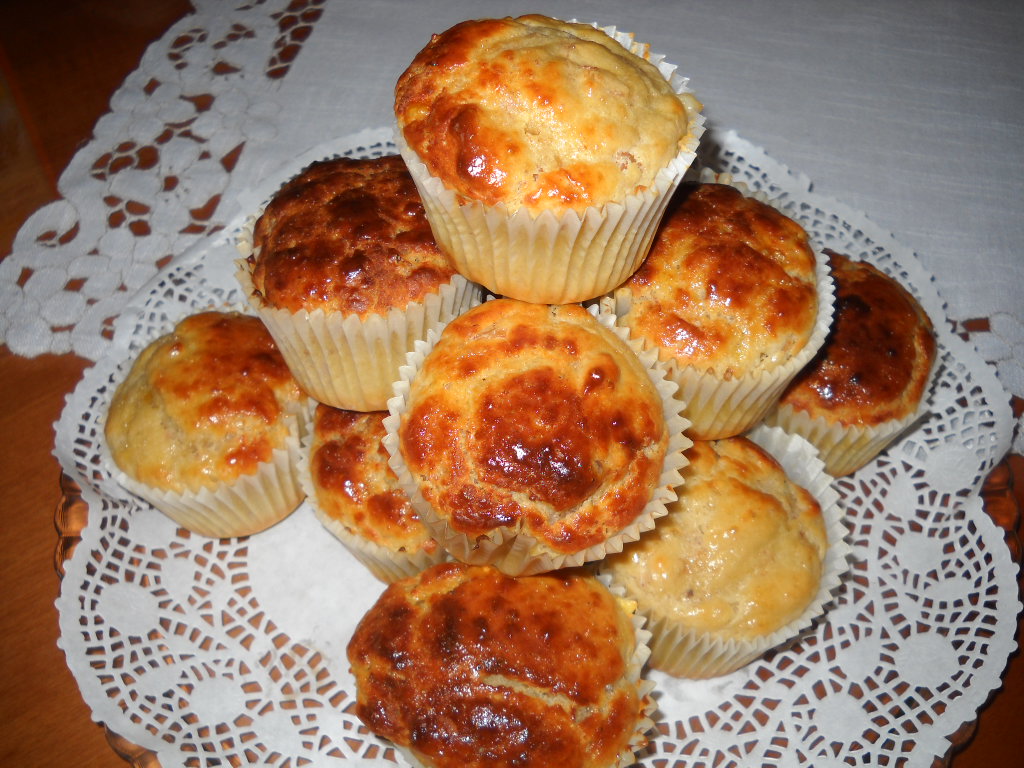 MUFFIN CON PROSCIUTTO E FORMAGGIO da gliassaggiditonia su Akkiapparicette