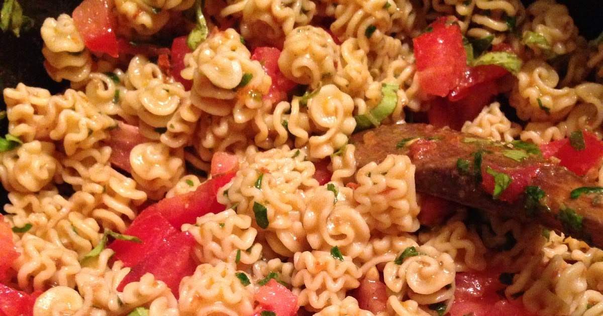 The Comforting Vegan Vegan Tomato Basil Pasta Salad with Homemade Sun