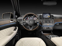 2017-Mercedes-GLS-6.jpg