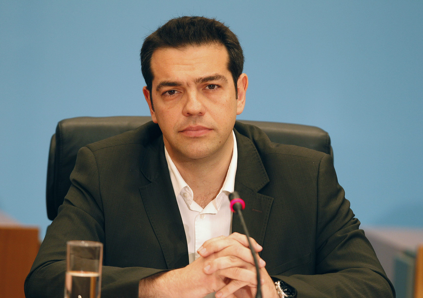 Greek socialist head hands back coalition mandate