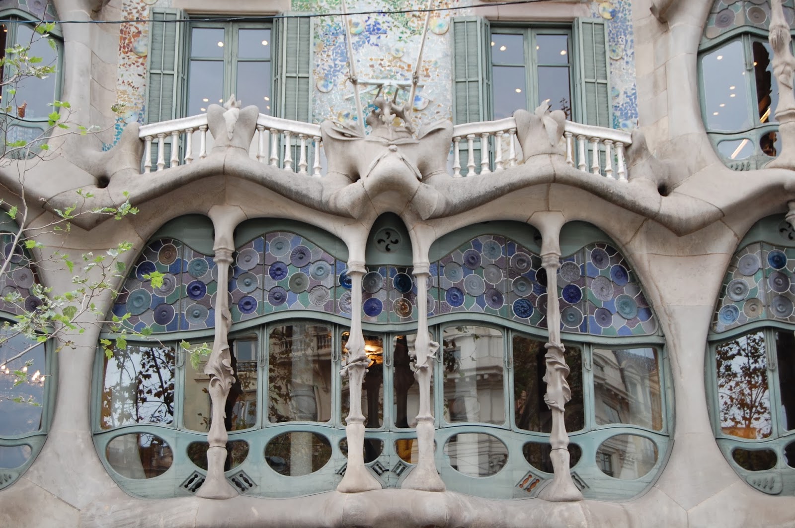 Coloring Without Borders: Modernisme Barcelona -- part I
