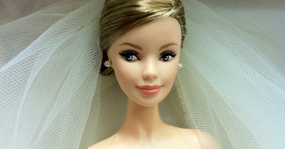 Barbie De-Boxed: Carolina Herrera Bride