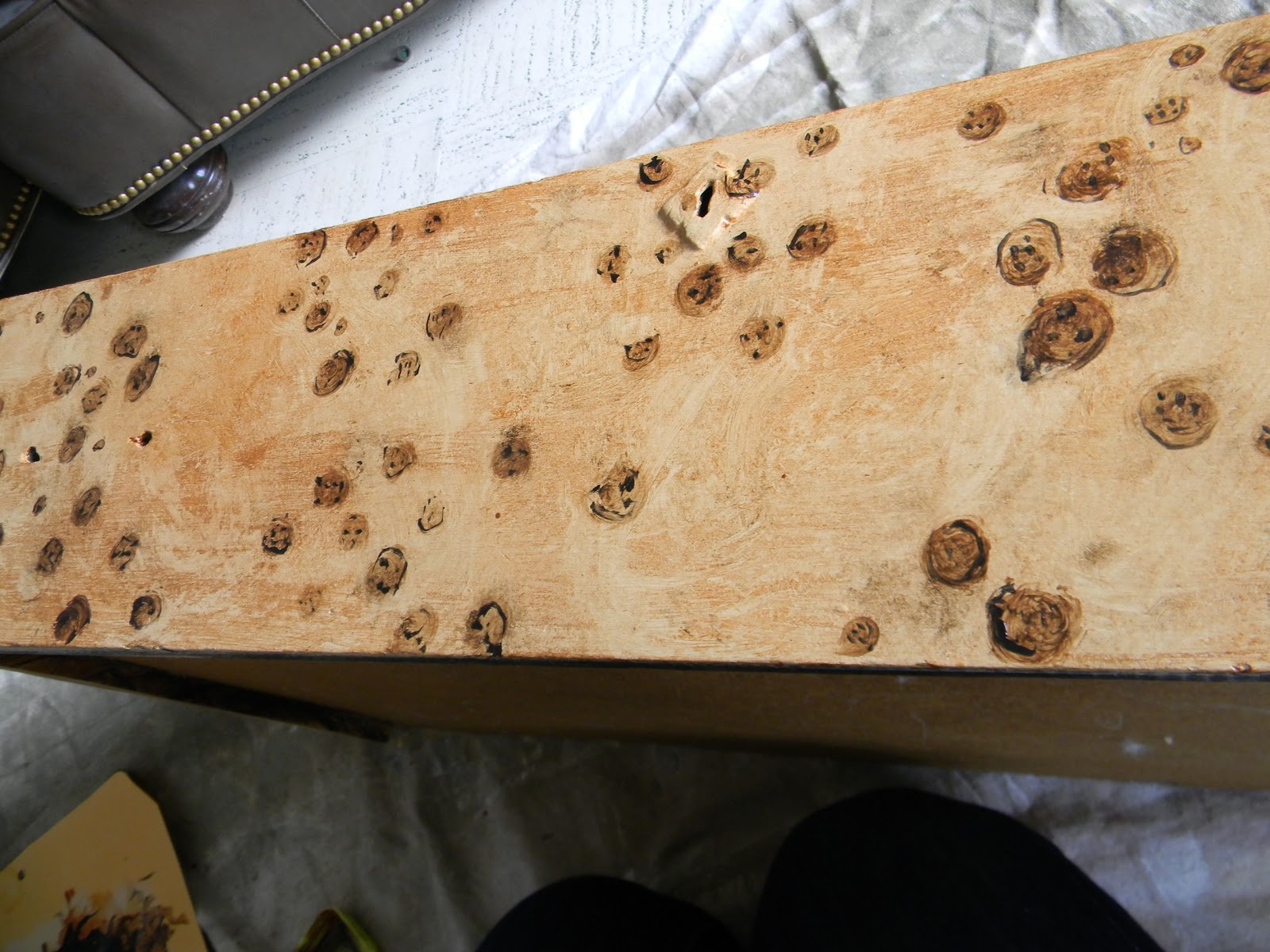 SHINY THINGS HOW TO Faux "Burled" Wood