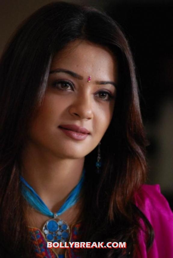 Anushka Sharma Pantyless