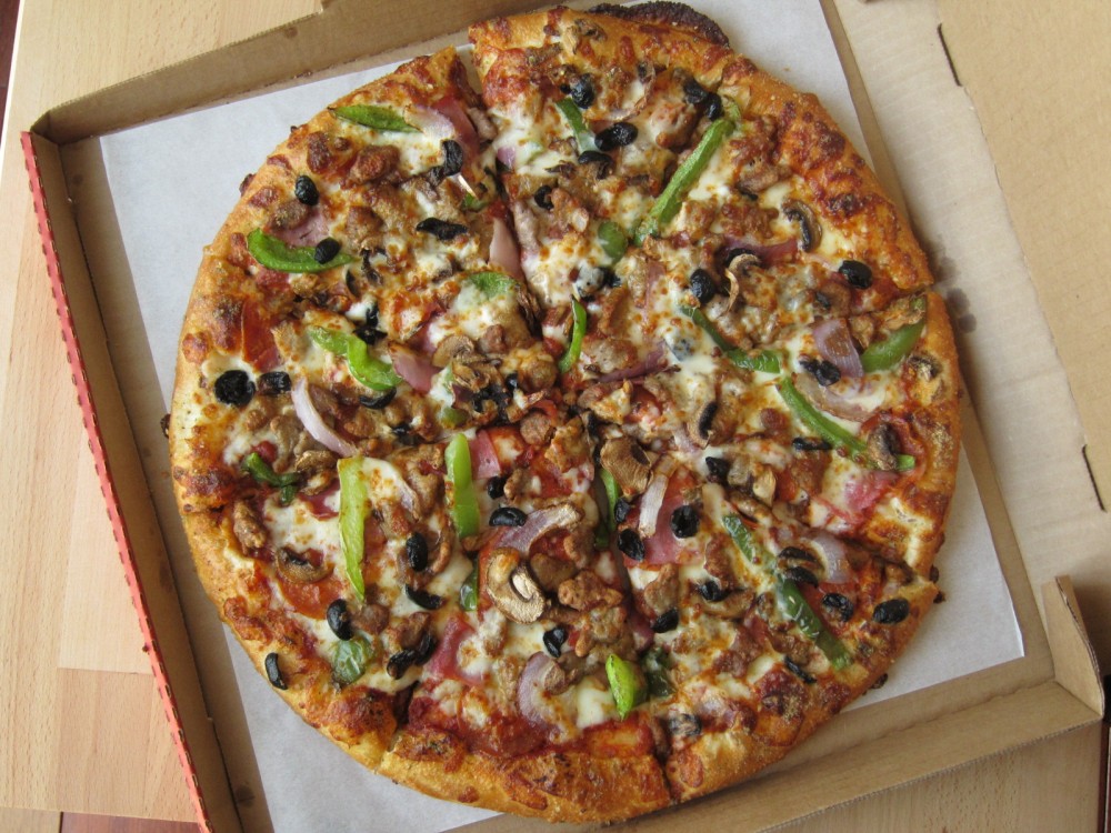 Review: pizza hut   new hand tossed pizza | brand eating