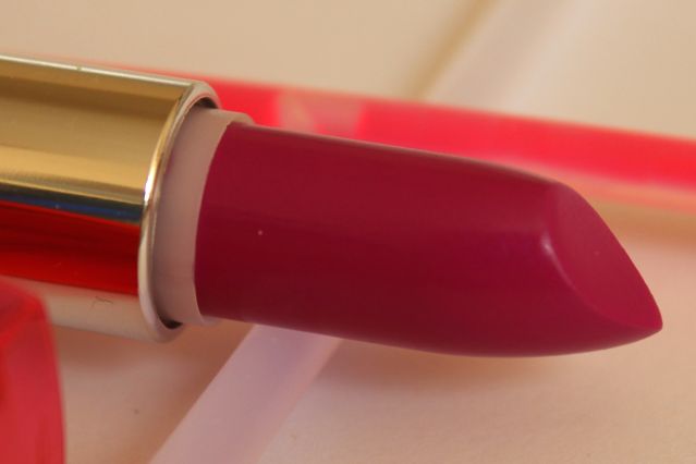 Photos of Maybelline Color Sensational Vivid Lipstick in Hot Plum 