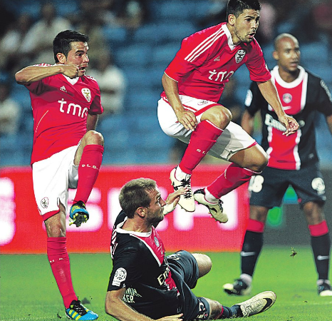 Contra  Ataque Benfica vence PSG por 31