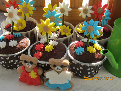 Friends are like the cupcakes in my pantry of memories.