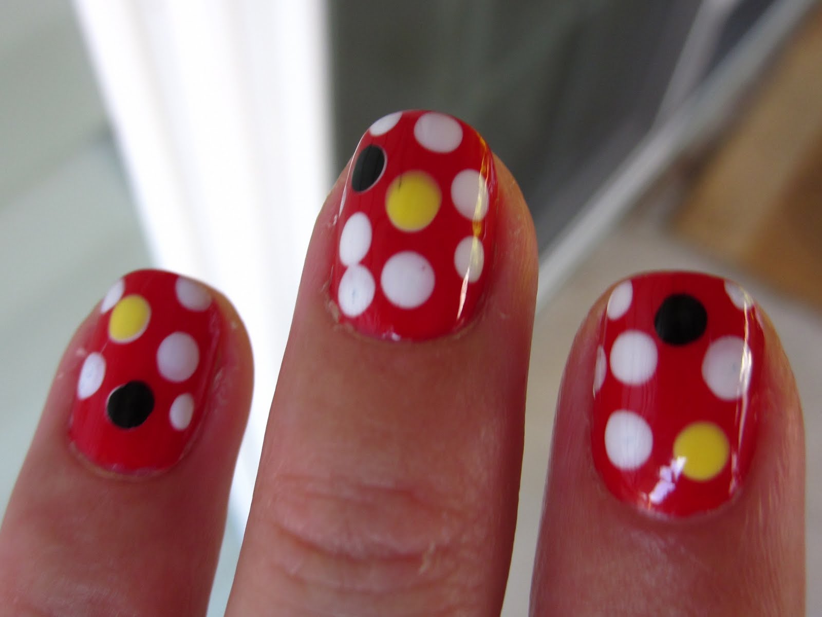 2. Minnie Mouse Nail Design - wide 1