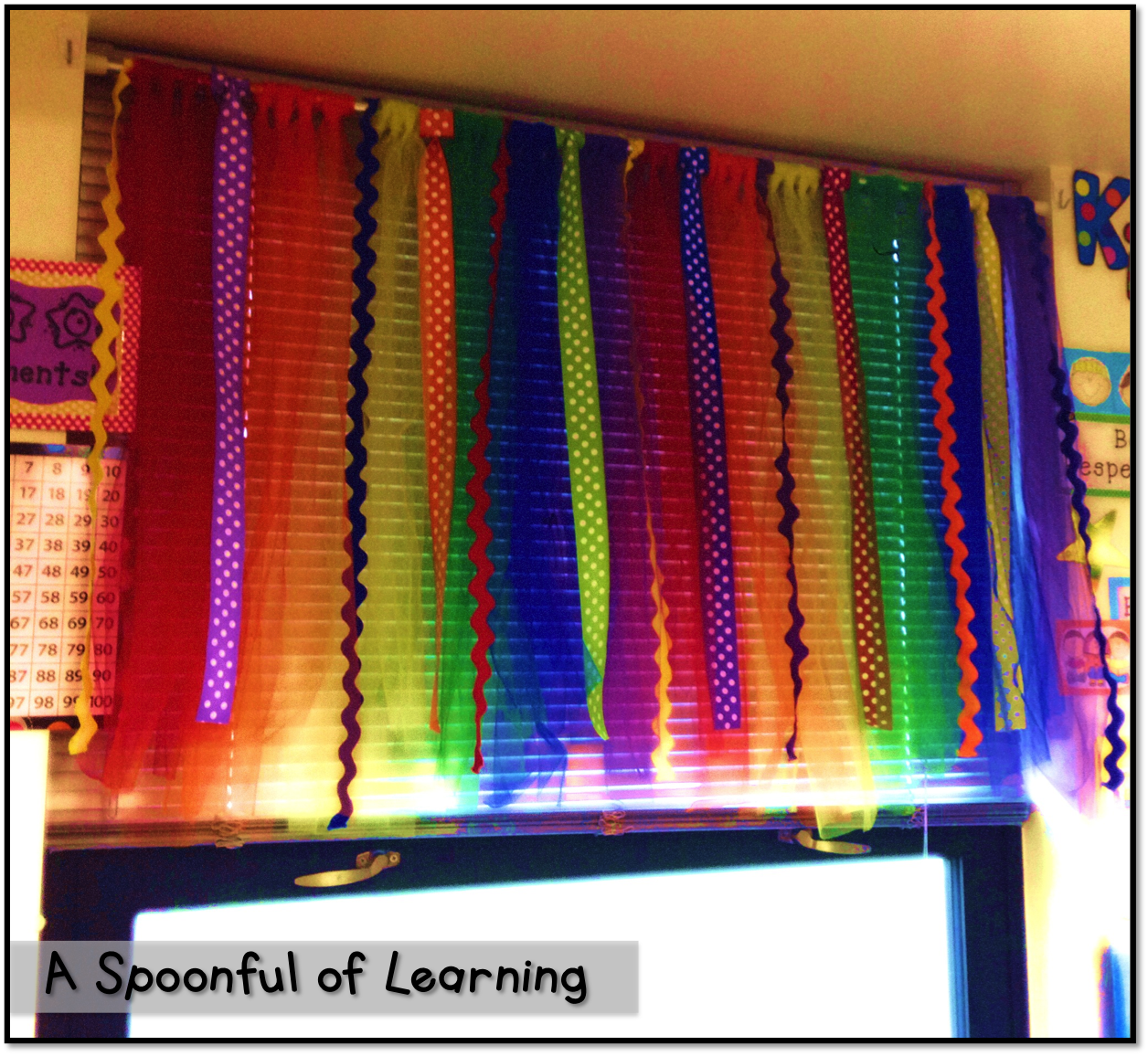 Spoonful of Learning: DIY Classroom Curtains- NO Sewing or Gluing!
