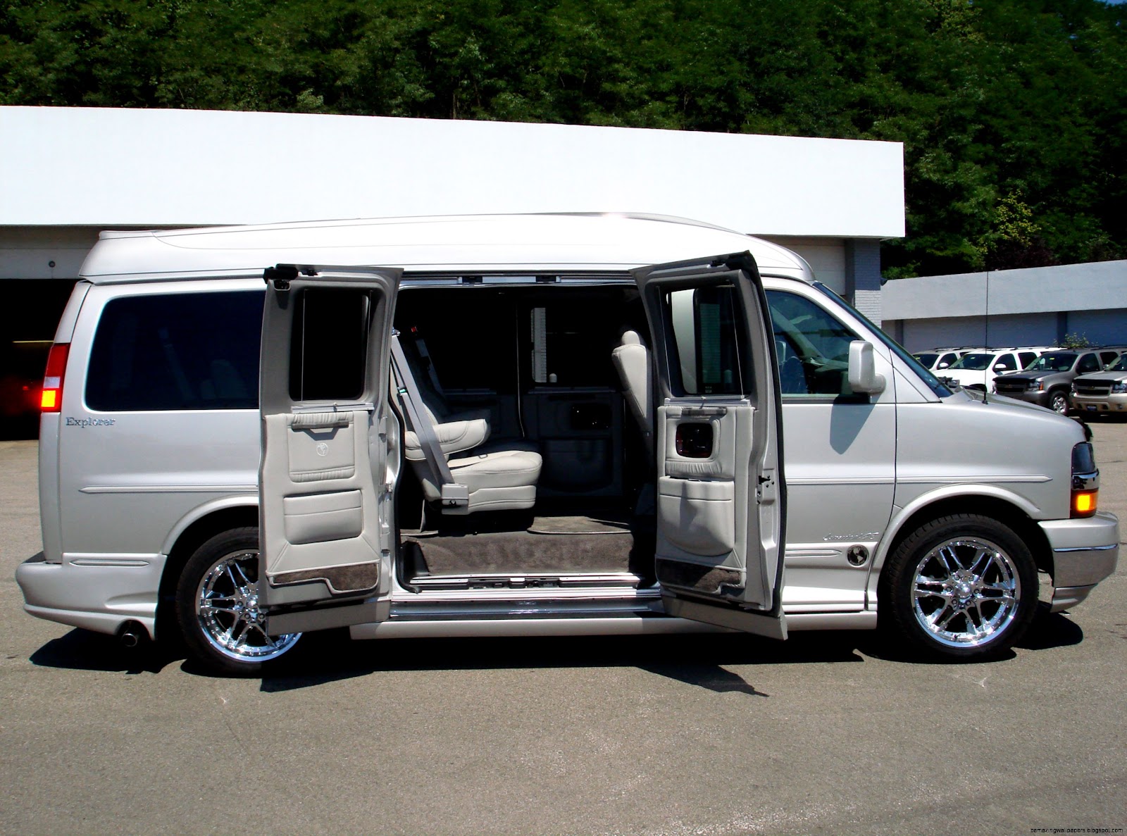 Custom Luxury Van Conversions Custom Luxury Van Conversions