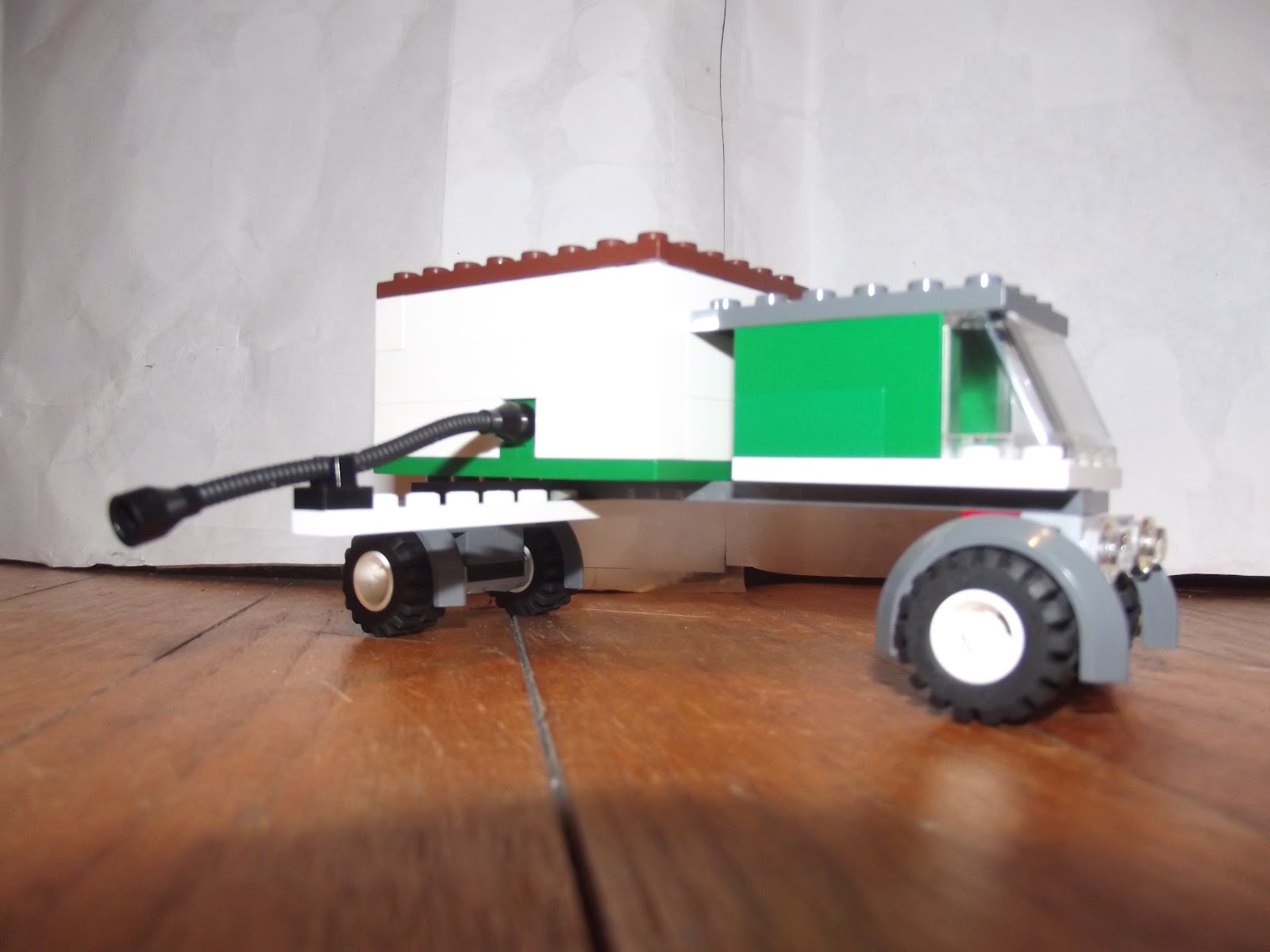 lego vacuum truck