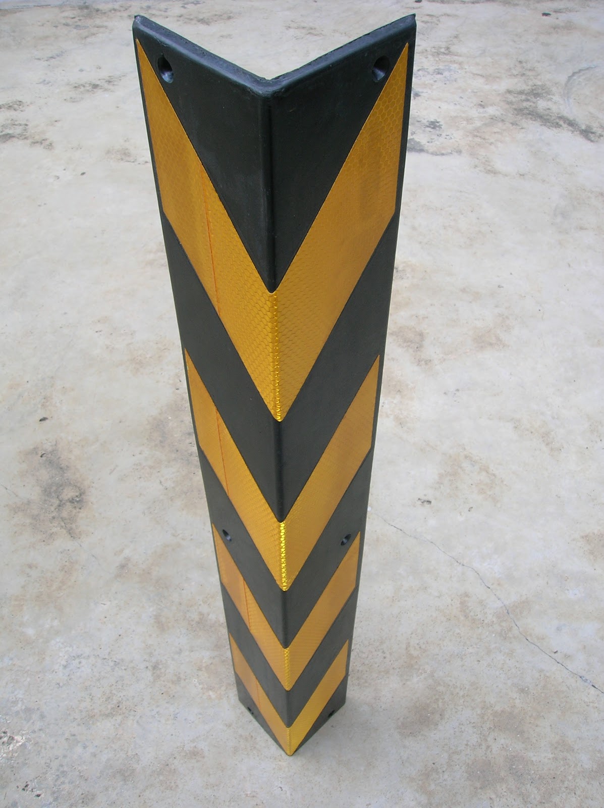 Flexijoint Industrial Marketing & Services Rubber Corner Guard Protector