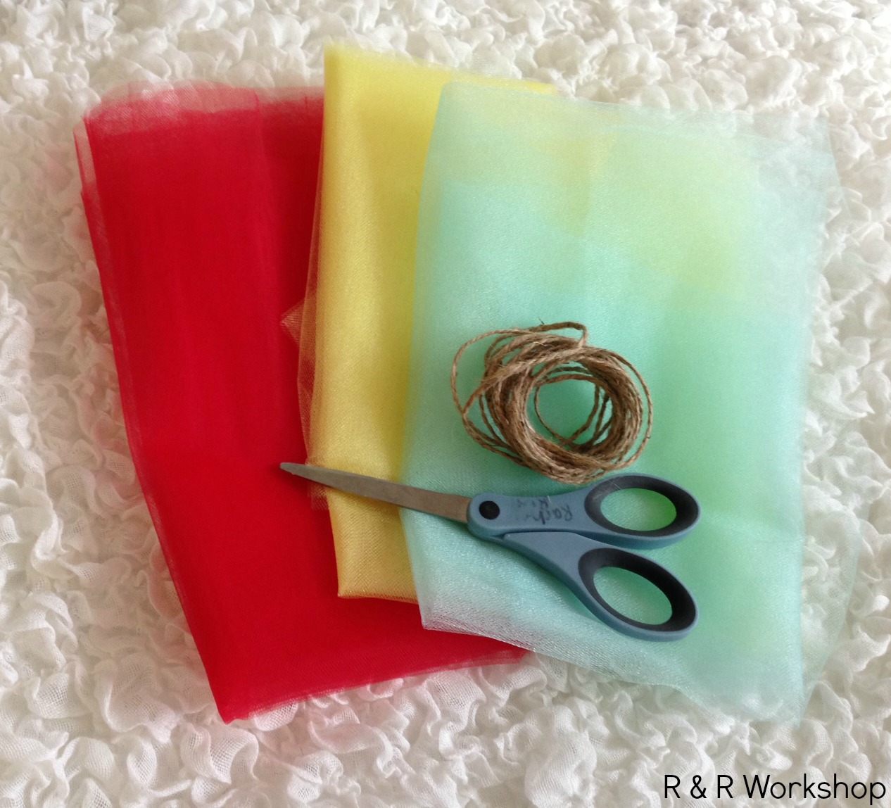 Guest Post Tulle Tassel Garland {R&R Averie Lane Guest