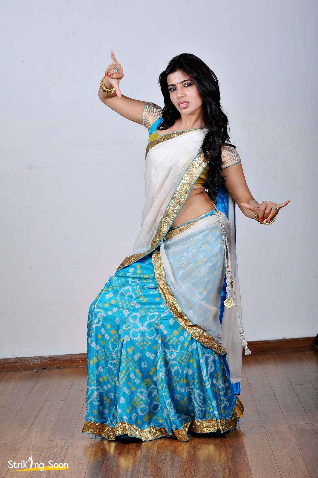 Samantha HOT Navel Show photos , HD images « strikingsoonofficial