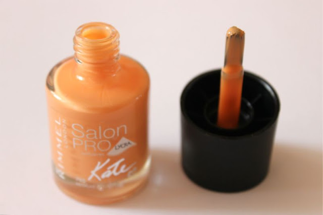 Kate Moss for Rimmel Salon Pro Nail Polish in Reggae Splash 