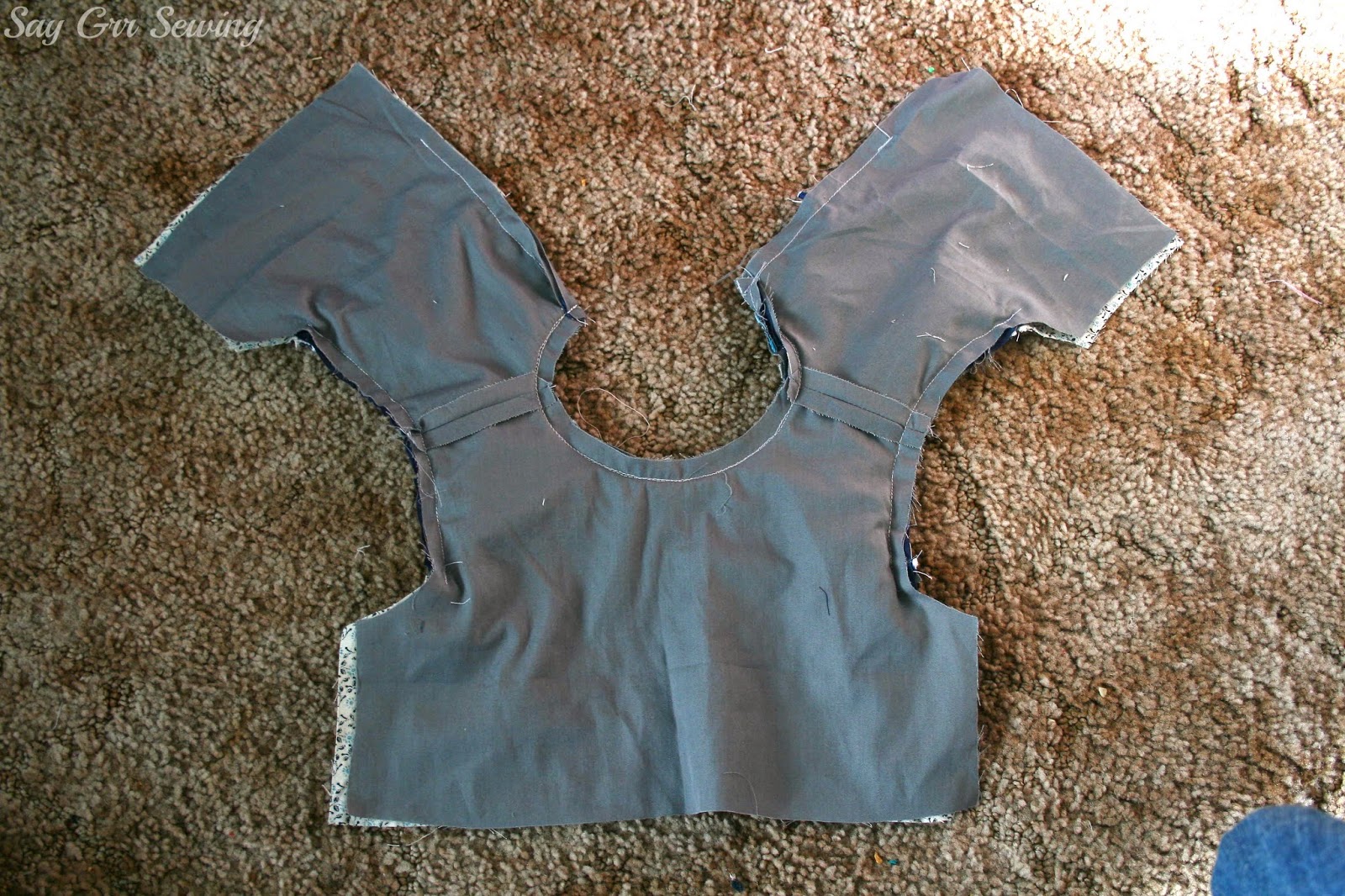 Say Grr Sewing Inserting UnLined Sleeves In A Lined Bodice Tutorial