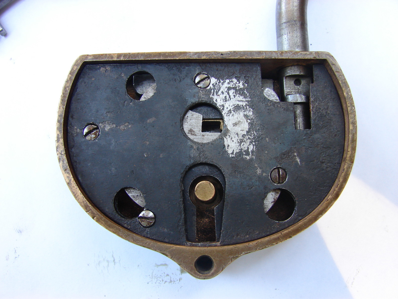 RestraintsBlog LARGE BRASS SEAL LOCK