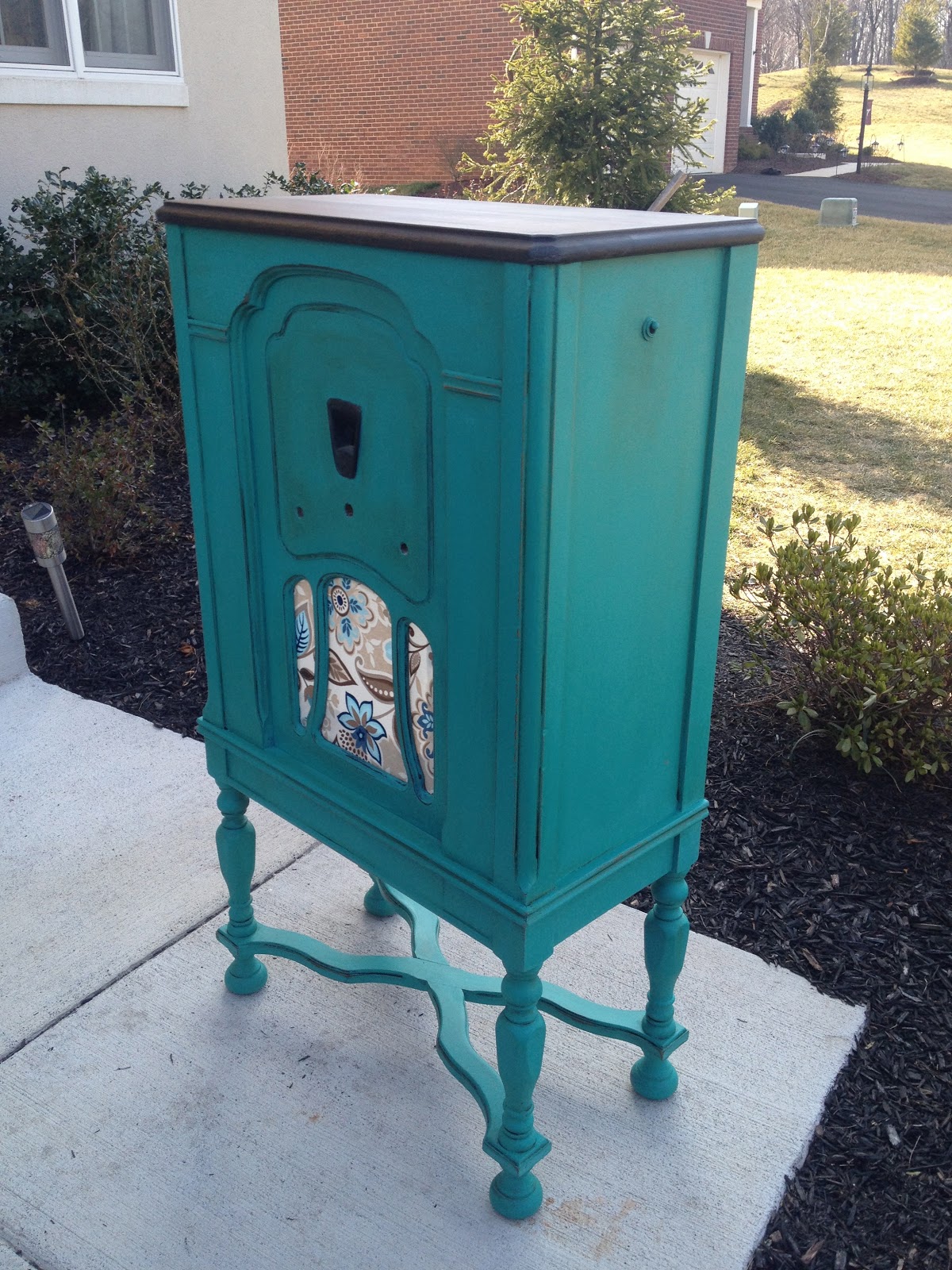 My Twig and Twine Nest Vintage Radio Transformation