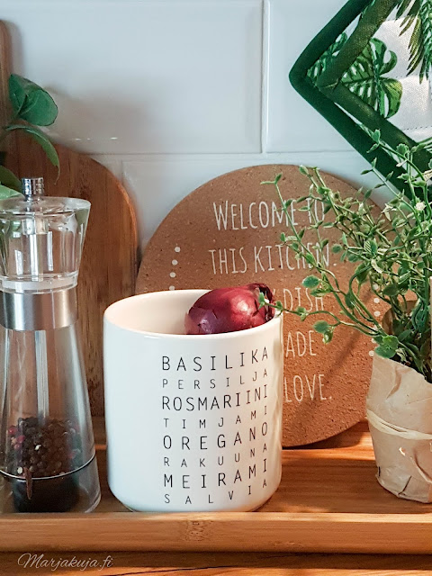 sisustus kahvi syksy kynttilä tunnelma olohuone kynttilänjalkja talja H&M keittiö