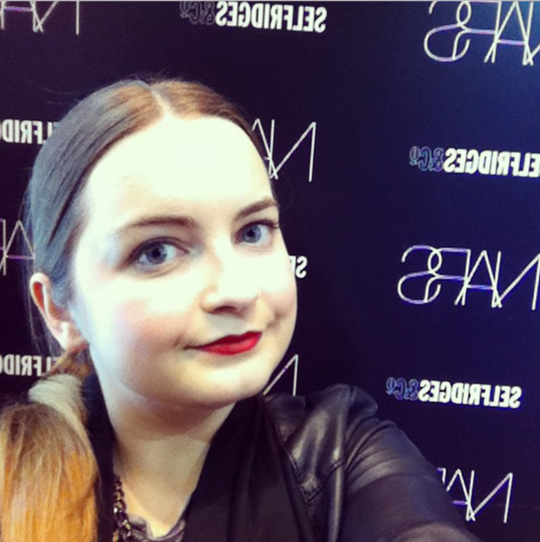 NARS Audacious Lipstick Carmen, swatches, red lipstick, selfie, blogger, NARS, lipstick