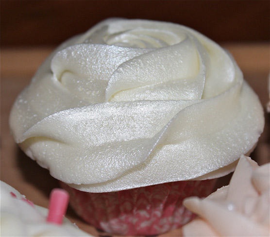 Pearl Rose Cupcake