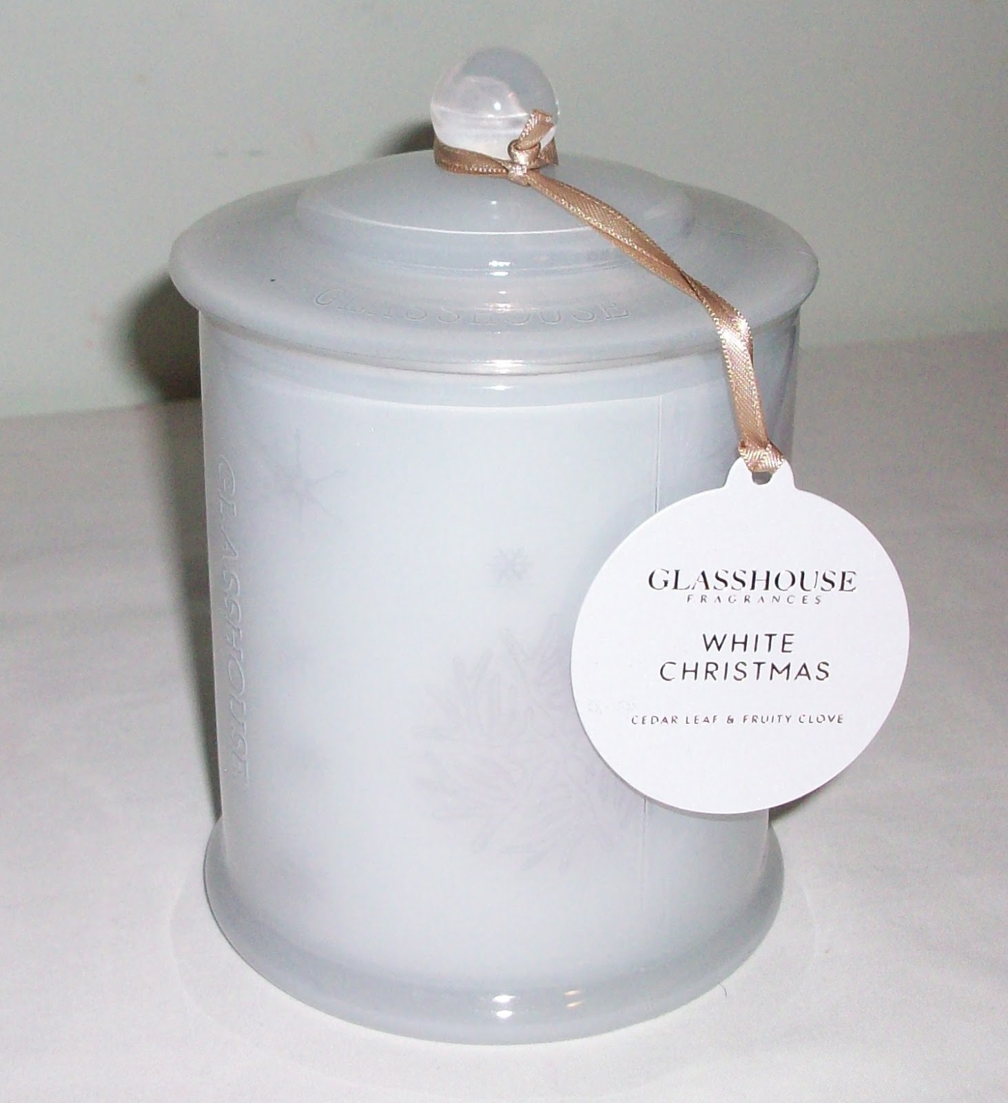 Luxury on the Lips Glasshouse Fragrances White Christmas Candle Review
