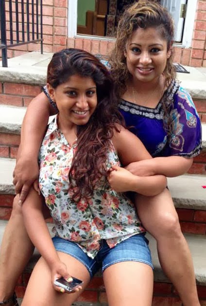 Gossip lanka 3: Dilani Abeywardana with her daughter