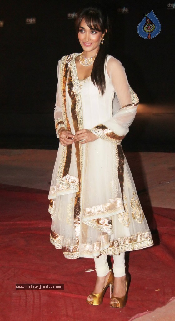 Stardust Awards Red Carpet Pic1 - Stardust Awards Red Carpet Pics