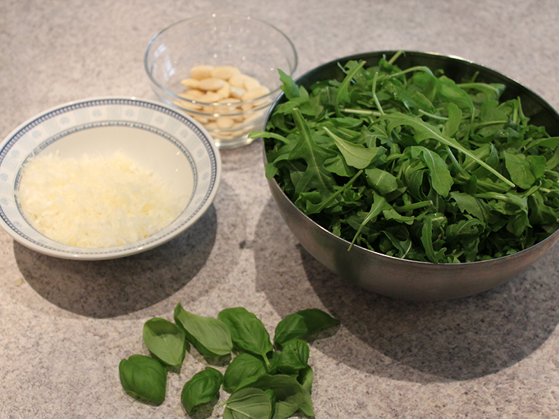 Ammazza Che Fame Spaghetti al pesto di rucola con robiola