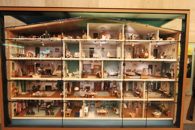 The largest Doll's house collected by Faith Bradford (1880-1970) can be seen at National Museum of American History in Washington DC, USA The largest Doll's house collected by Faith Bradford (1880-1970) can be seen at National Museum of American History in Washington DC, USA